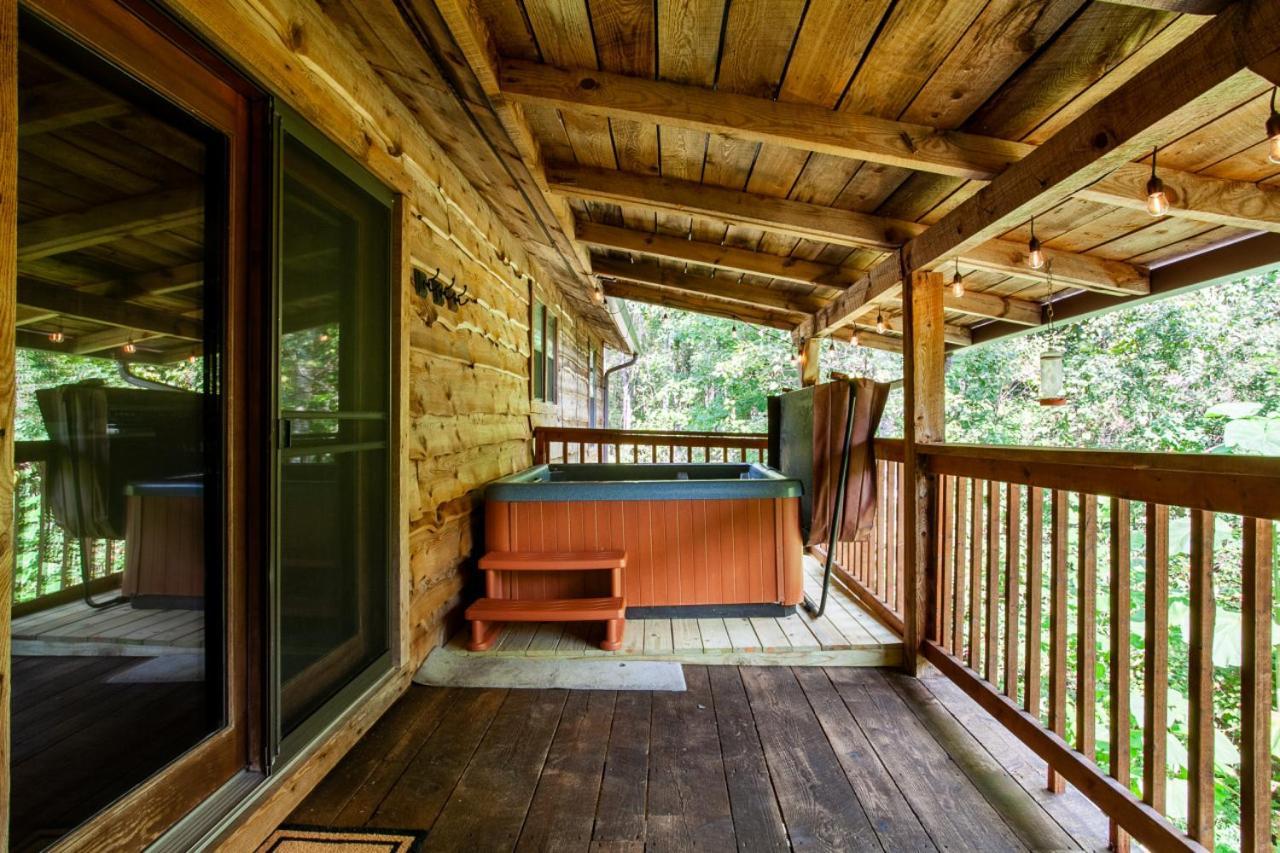Forest Home Hot Tub Fire Pit Pool Table Pigeon Forge Kültér fotó