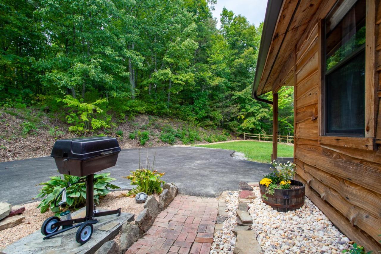 Forest Home Hot Tub Fire Pit Pool Table Pigeon Forge Kültér fotó