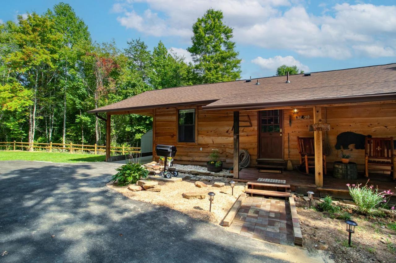 Forest Home Hot Tub Fire Pit Pool Table Pigeon Forge Kültér fotó