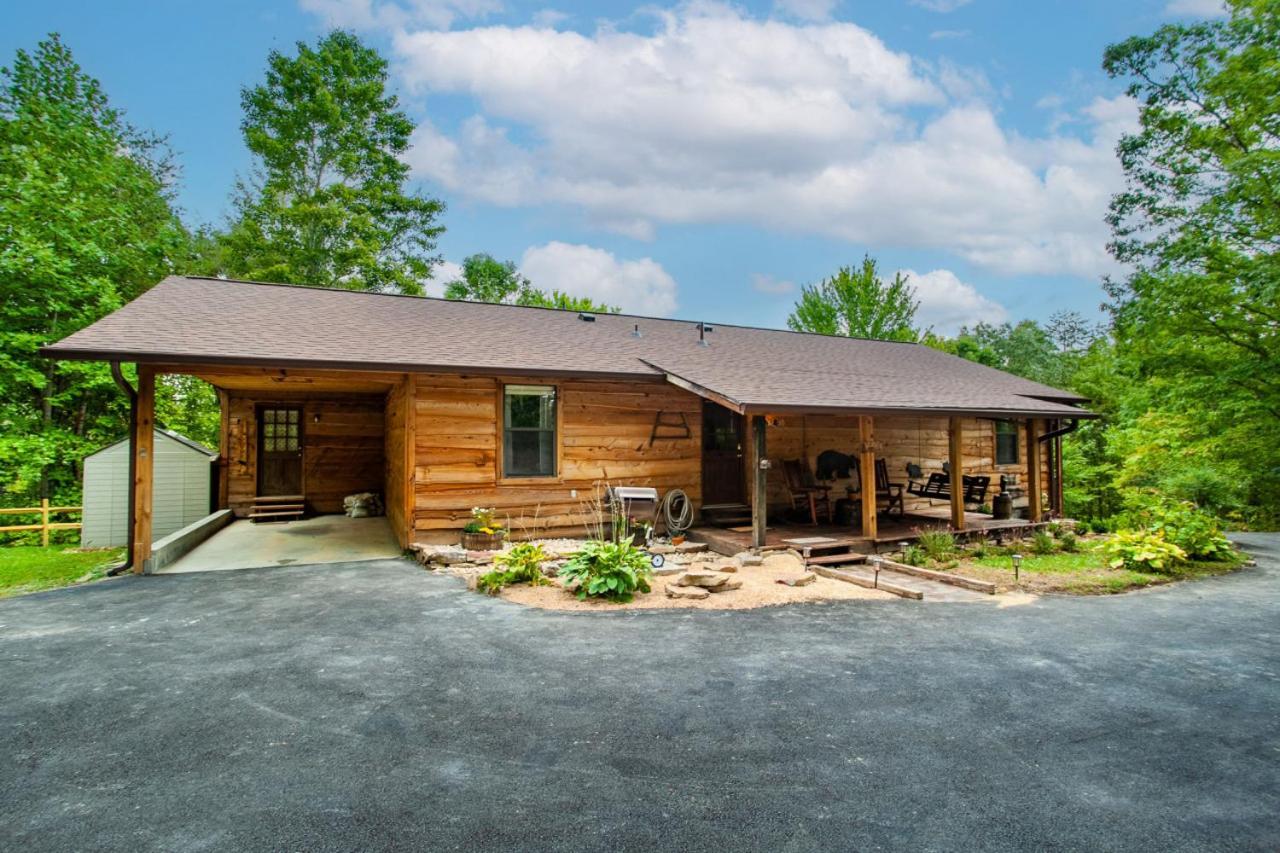 Forest Home Hot Tub Fire Pit Pool Table Pigeon Forge Kültér fotó