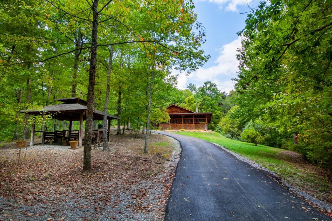 Forest Home Hot Tub Fire Pit Pool Table Pigeon Forge Kültér fotó